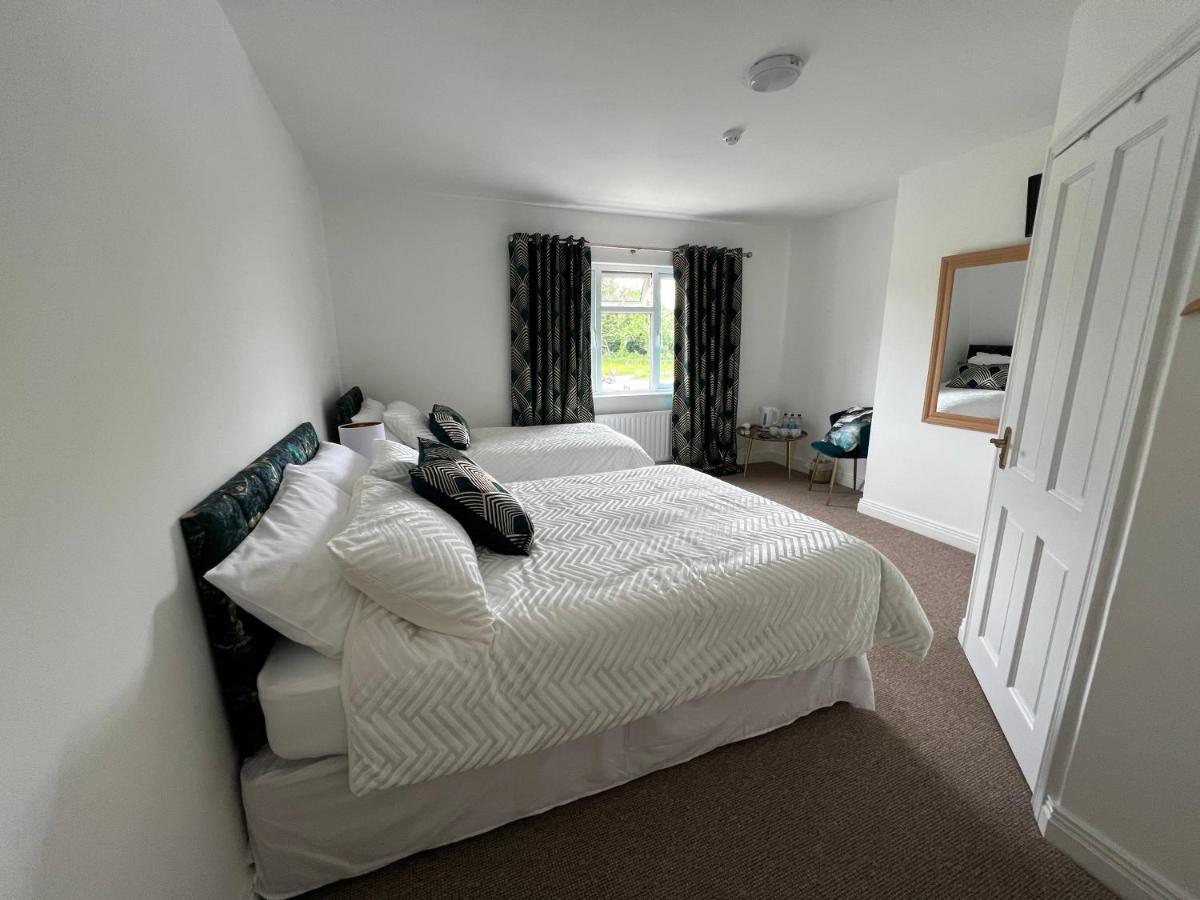 The Three Way Inn Enniskillen Ngoại thất bức ảnh